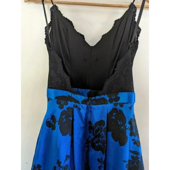 Windsor Floral Ball Gown 1/2 Black Blue Deep V Lace - Picture 5 of 11